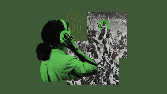 una persona con auriculares percibe a una persona resaltada con un círculo verde en medio de una multitud en Woodstock