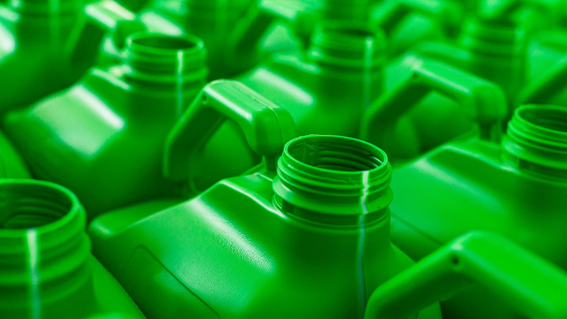 Los precios del combustible se disparan. El plástico podría ser el siguiente.