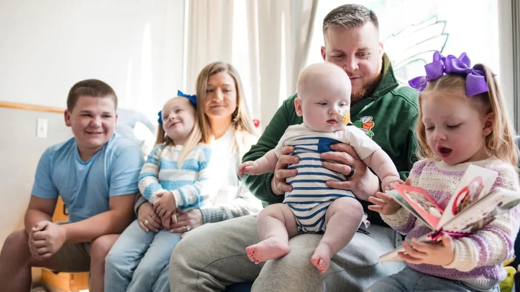 El primer bebé tratado con un fármaco personalizado de edición genética abre la puerta a la personalización con CRISPR