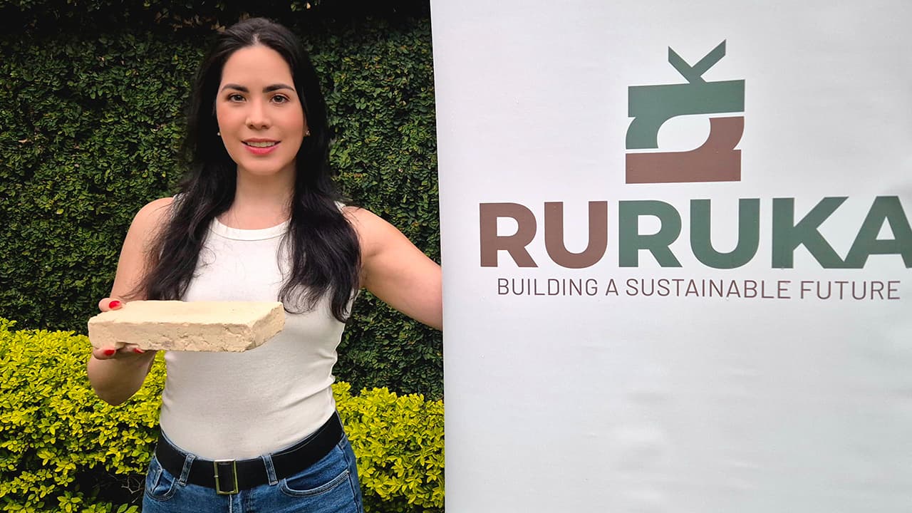 Carmen Paredes (Paraguay), 31