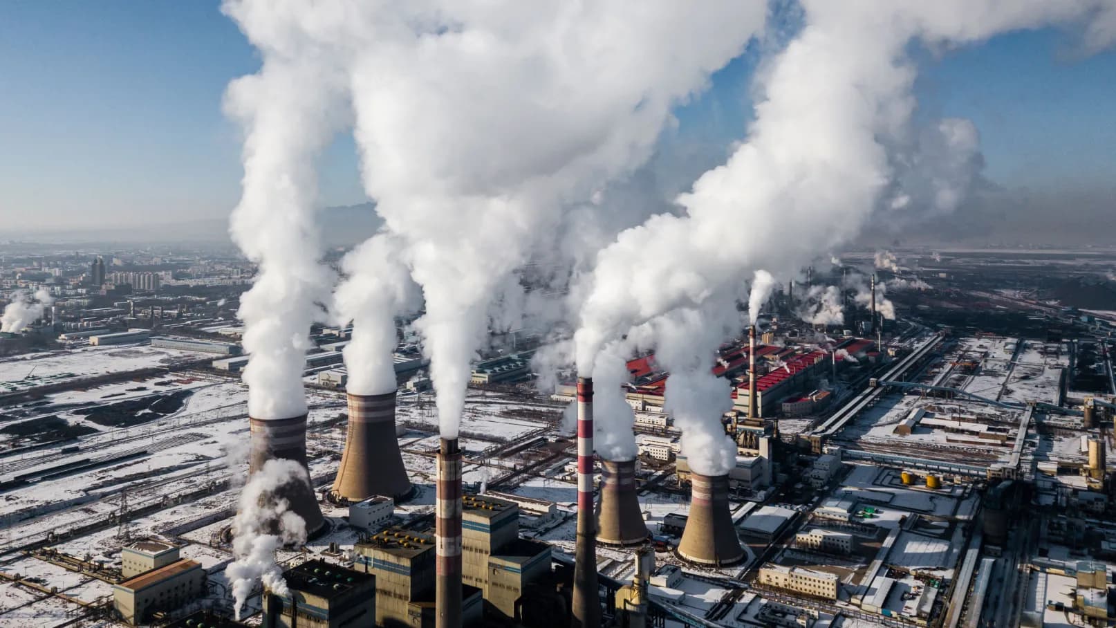 La COP30 cierra sin mención a los combustibles fósiles, otra vez