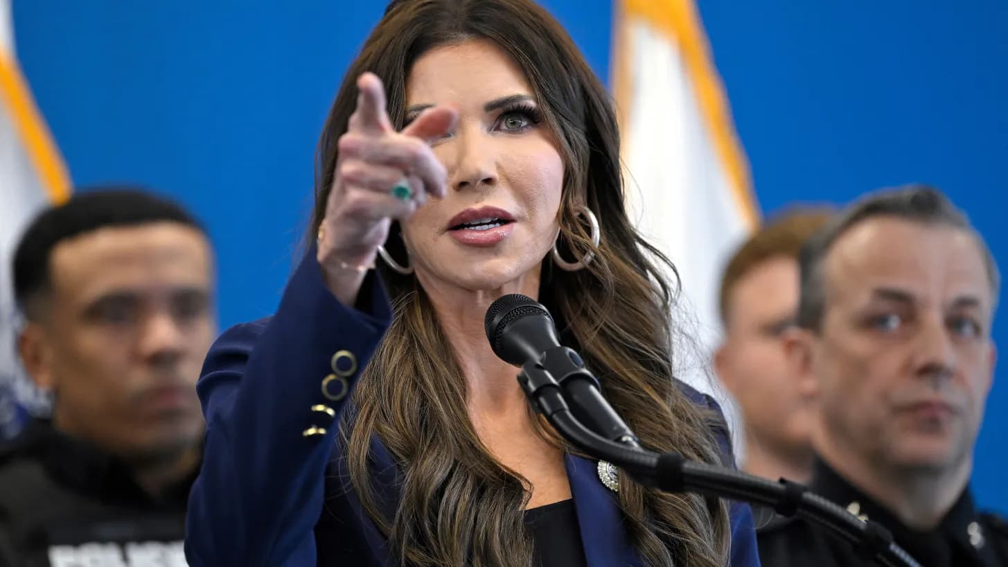 El Departamento de Seguridad Nacional de EE UU está utilizando IA de Google y Adobe para difundir vídeos de interés público