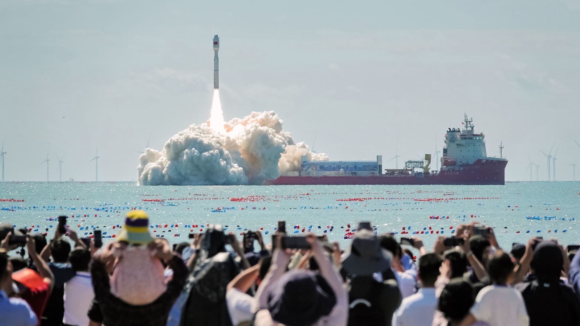 Del mar al espacio: el sueño de lanzar cohetes desde el océano despega por fin